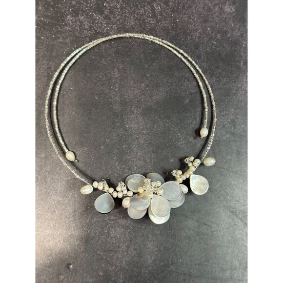 Gray Mother of Pearl Flower Freshwater Pearl Glass Beaded Flexable Strand - Picture 4 of 7